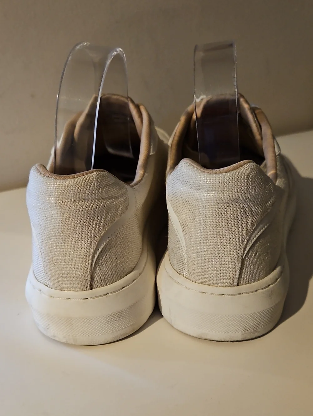 VIONIC ELSA CREAM TEXTURED CANVAS SNEAKERS SZ 9